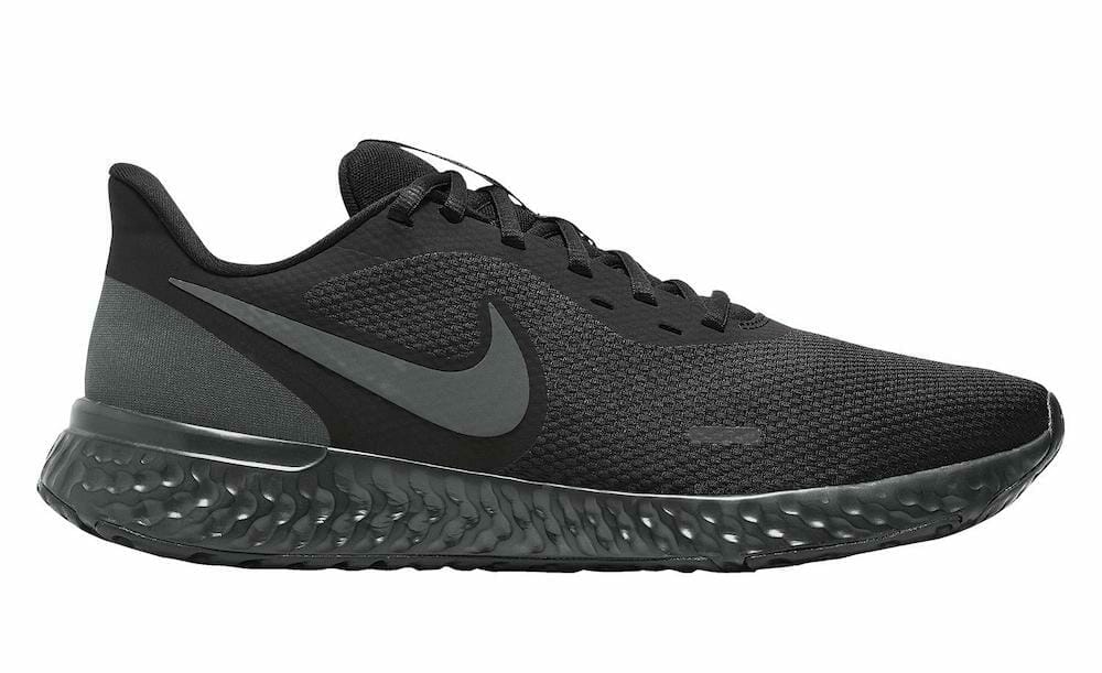 Nike Revolution 5 : features, reviews 