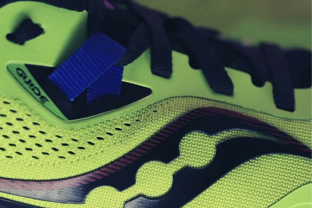 Saucony Guide 15 zoom on the engineered mesh and lacing system