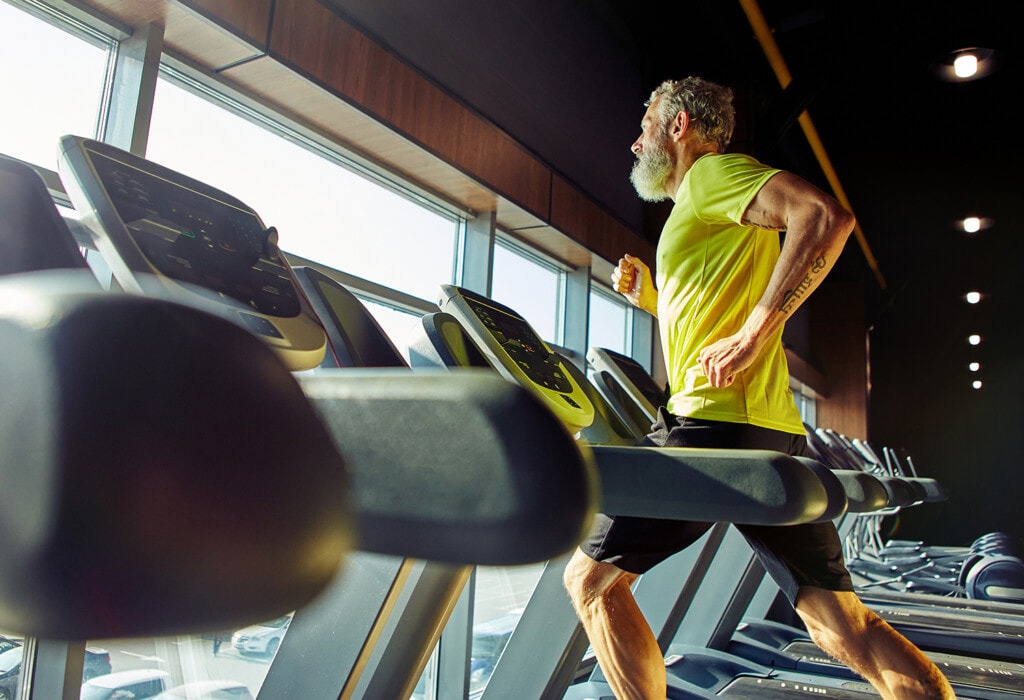 man doing cardion on treadmill