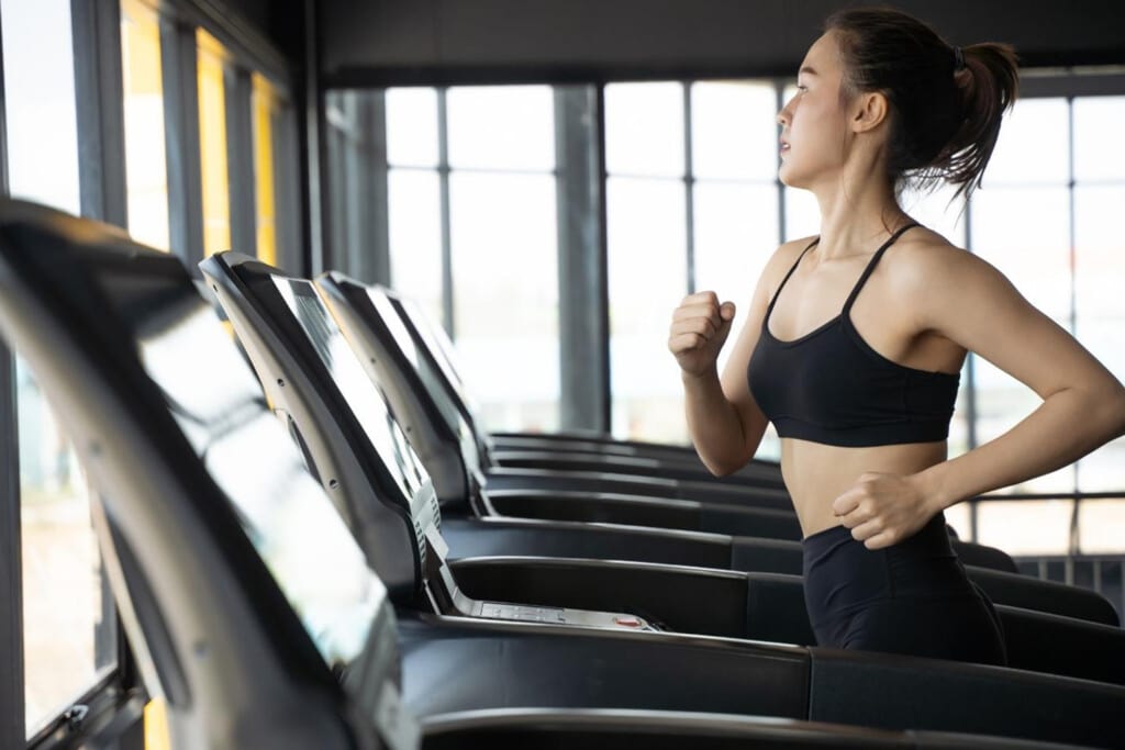 burning calories on the treadmill during incline running