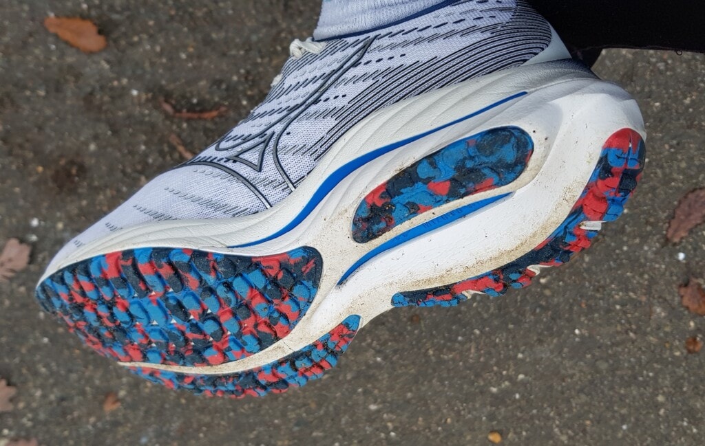 View of the external part of the sole of the Mizuno Wave Rider 26