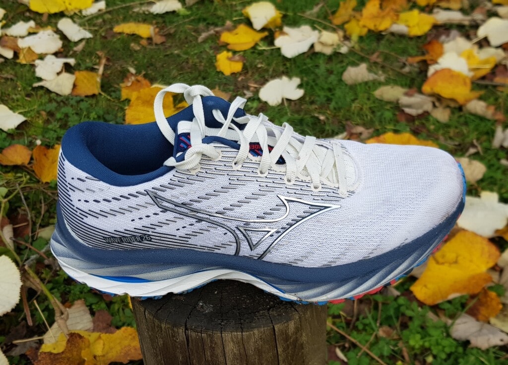Mizuno Wave Rider 26 neutral shoe for long and moderate distances