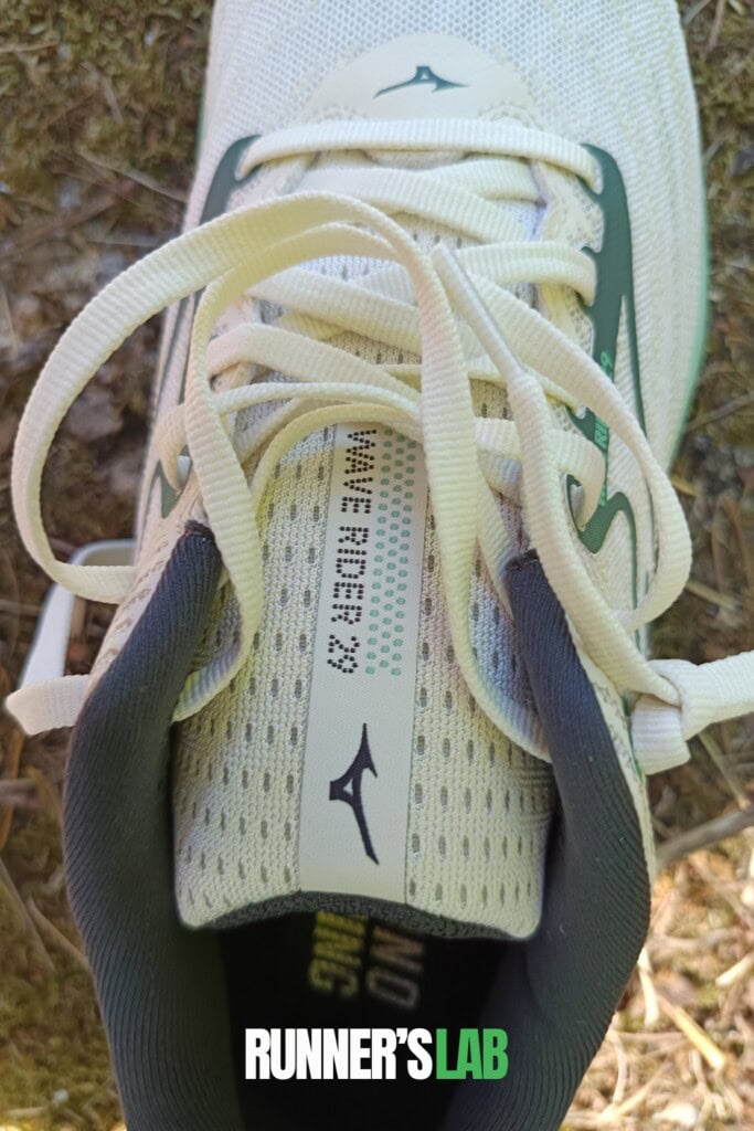 Mizuno Wave Rider 29 laces