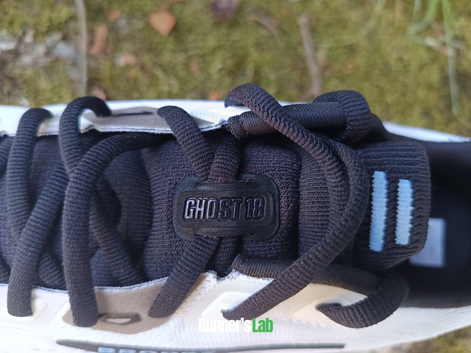Lacing and midfoot lockdown on the Brooks Ghost 18