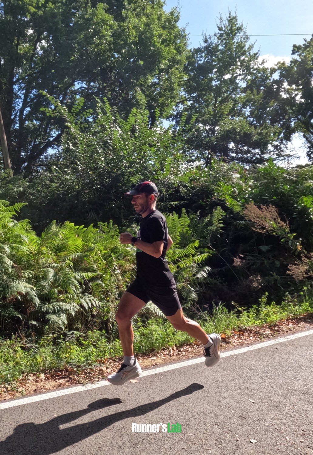 Julien training in the Asics Sonicblast 2