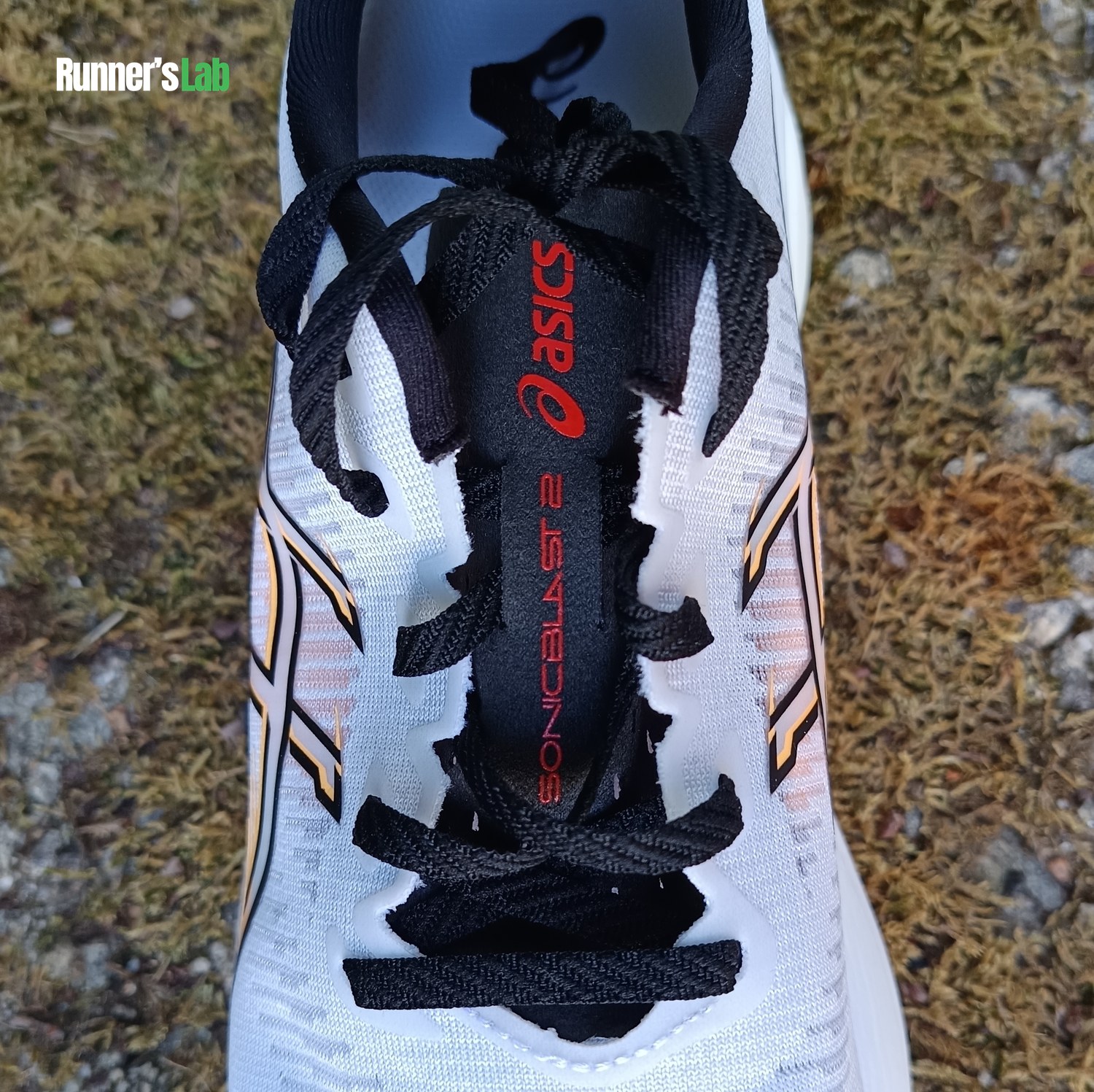New upper and new tongue of the Asics Sonicblast 2