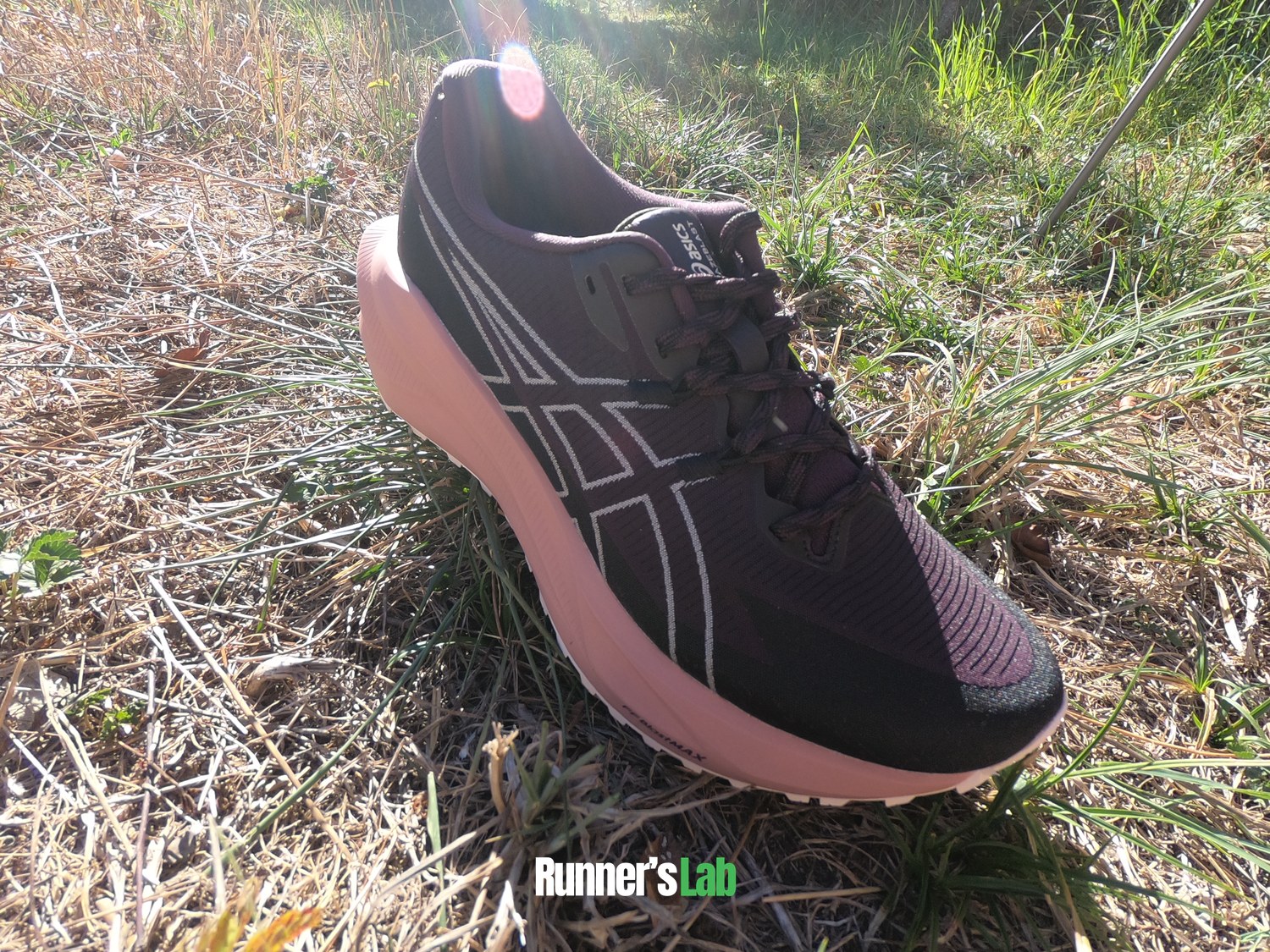 Asics Blazeblast front three-quarter view, forefoot and lacing